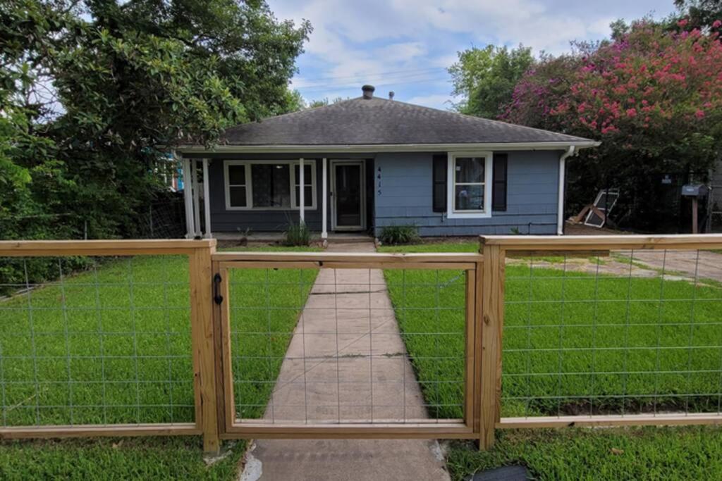 יוסטון The Harby Street House - Close To U Of H, Stadiums, Downtown, Med Center מראה חיצוני תמונה